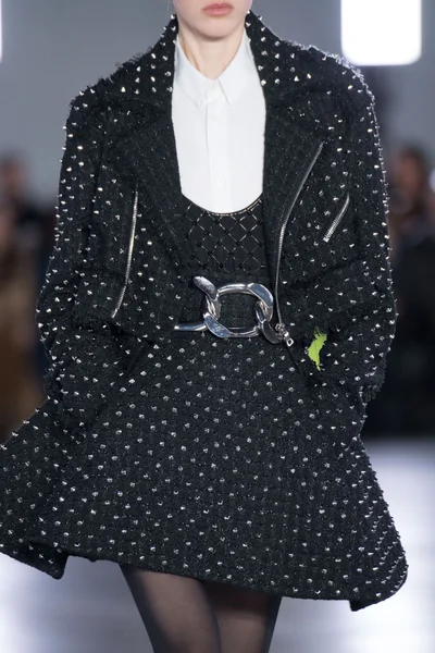Look 3
